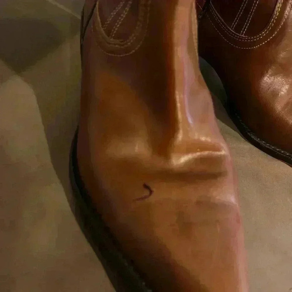 STEVE MADDEN BOOTS {size Unknown}with measuring tap 10” some marks and peeling - Picture 6 of 13